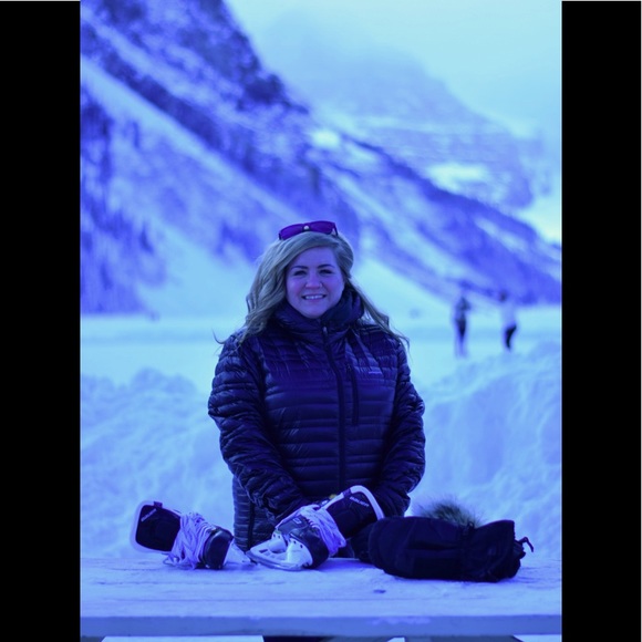 Meet your Posher, Jessica - Picture 1 of 2